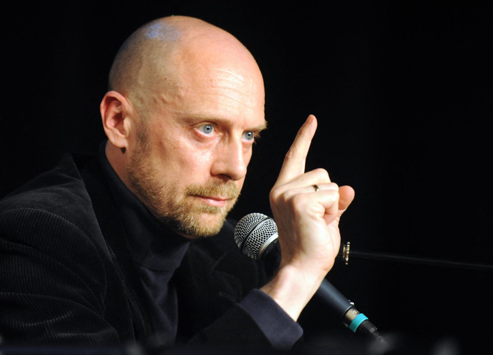 Alain Soral on the Hidden Trap of Modern Consumerism